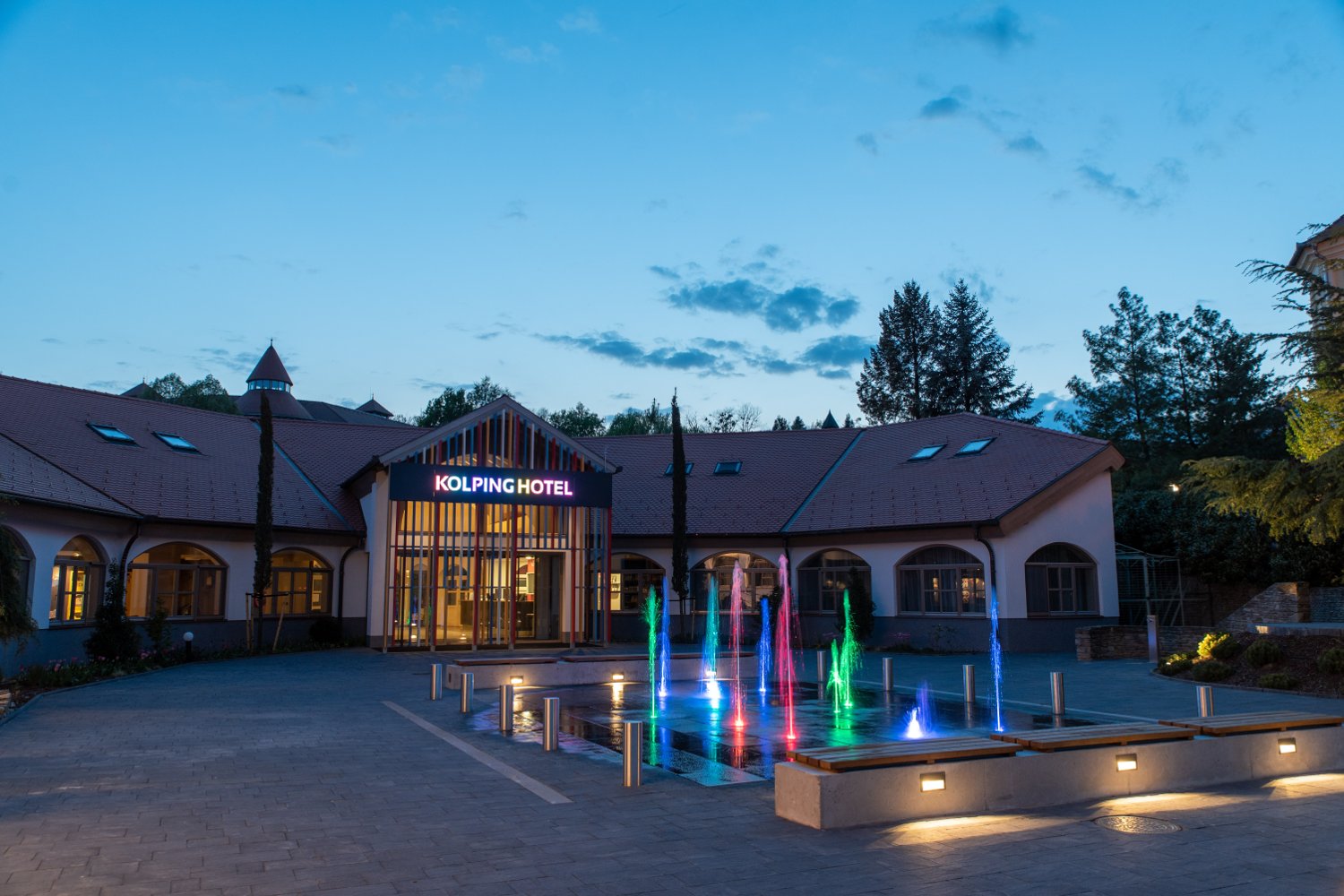 Bunter Brunnen Nacht