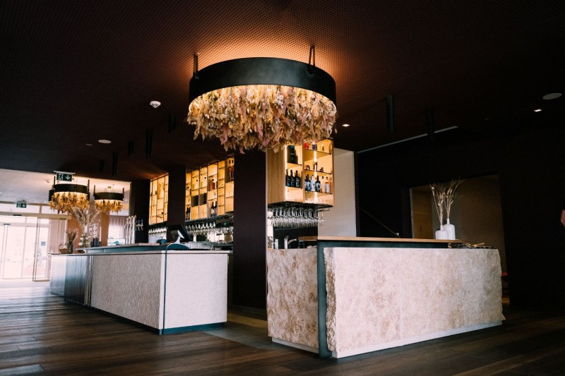 bar