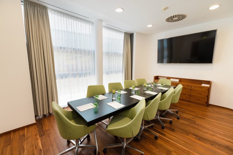 Therme Laa Pfanzl Media