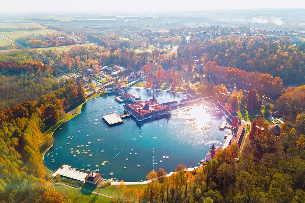 luftbild thermalsee herbst