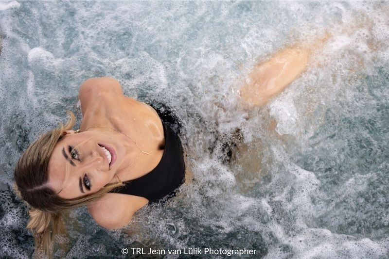 Sprudelnde Schaffelbadmomente