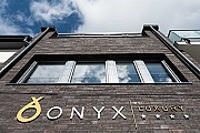 Onyx Luxury ****